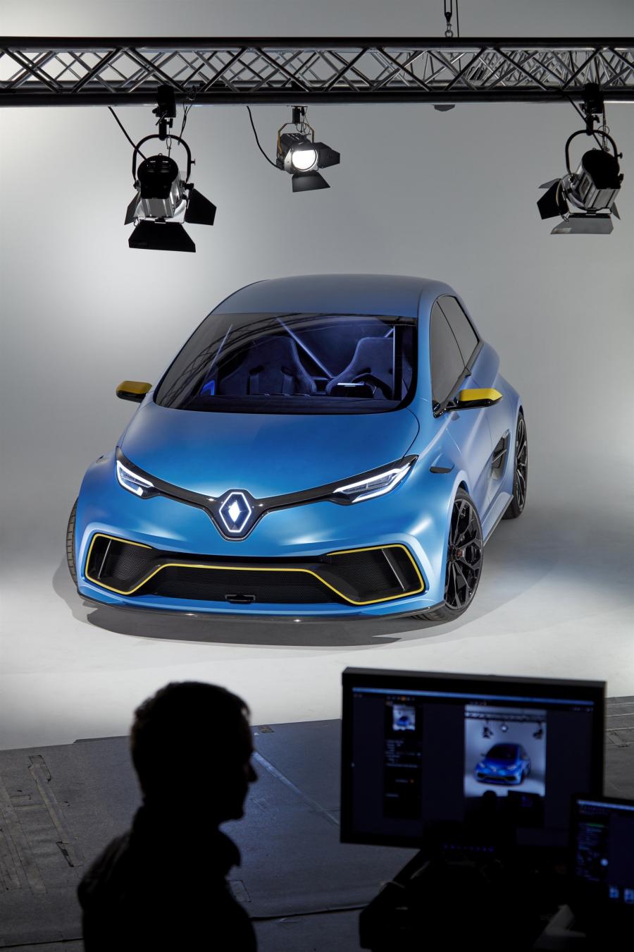  Renault Zoe e-sport 2017 года  (фото 22 из 63)
